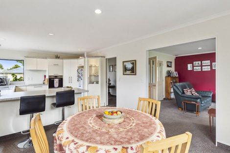 Photo of property in 18 Sunburst Court, Paraparaumu Beach, Paraparaumu, 5032