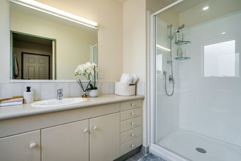 Photo of property in 15 Arirang Rise, Pinehill, Auckland, 0632