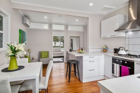 Photo of property in 34 Findlay Street, Tawa, Wellington, 5028