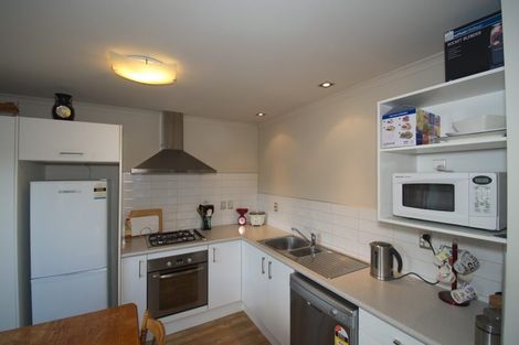 Photo of property in 15a Lyndfield Lane, Newlands, Wellington, 6037