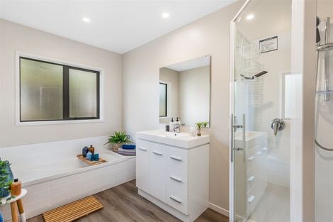 Photo of property in 9 Glenorchy Way, Aotea, Porirua, 5024