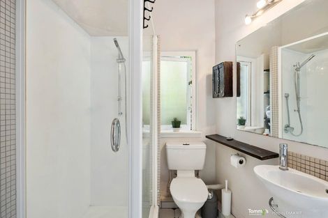 Photo of property in Hobson Flats, 2/1 Hobson Street, Pipitea, Wellington, 6011