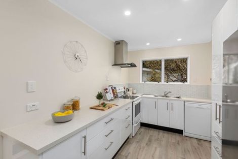 Photo of property in 30 Davis Grove, Wainuiomata, Lower Hutt, 5014