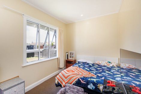 Photo of property in 16 Thomson Street, West End, Palmerston North, 4412