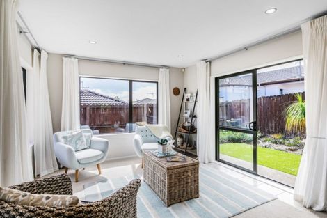 Photo of property in 86 Seabrook Avenue, New Lynn, Auckland, 0600