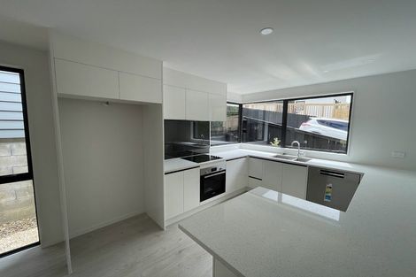 Photo of property in 8/101 Hobsonville Road, West Harbour, Auckland, 0618