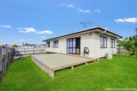 Photo of property in 2/31 Solveig Place, Randwick Park, Auckland, 2105