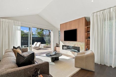 Photo of property in 2/183 Weston Road, St Albans, Christchurch, 8052