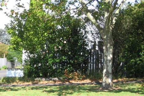 Photo of property in 22 Seabrook Avenue, New Lynn, Auckland, 0600