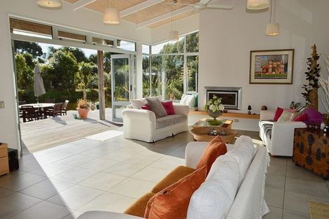 Photo of property in 31 Waitaheke Road, Te Horo, Otaki, 5581