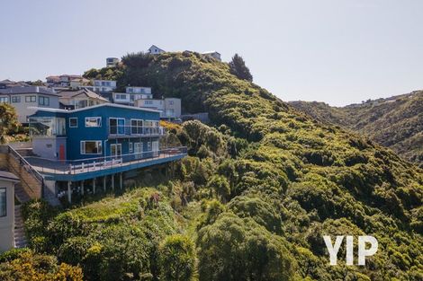 Photo of property in 41a Tamworth Crescent, Newlands, Wellington, 6037