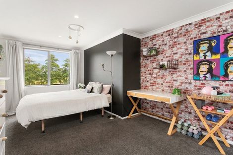 Photo of property in 16 Queenswood Gardens, Mairehau, Christchurch, 8052