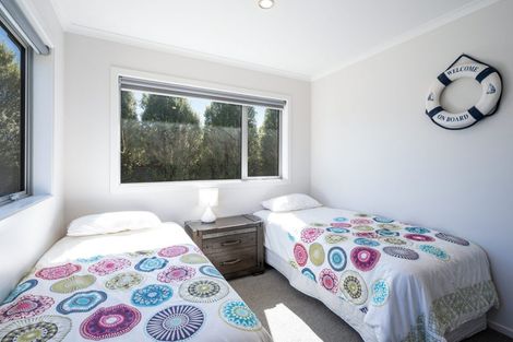 Photo of property in 7a Watino Place, Pohara, Takaka, 7183