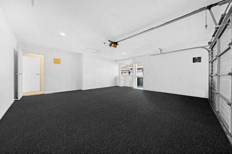 Photo of property in 1/15 Tolben Place, Golflands, Auckland, 2013