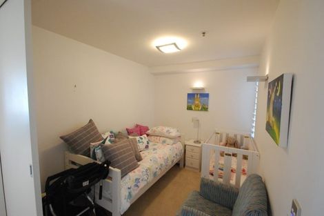 Photo of property in Aqua, 13/74 Oriental Parade, Oriental Bay, Wellington, 6011