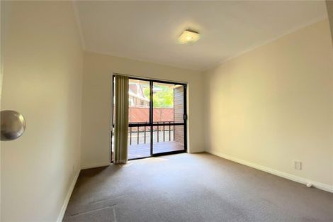 Photo of property in 2 Stitchbird Close, Murrays Bay, Auckland, 0630