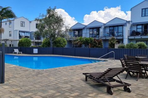 Photo of property in 27/5 Carolina Place, Albany, Auckland, 0632