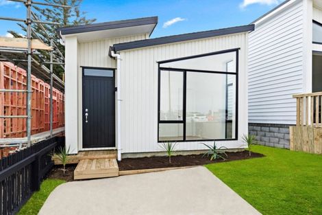 Photo of property in 3b Matakohe Road, Westgate, Auckland, 0814