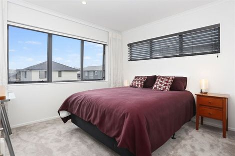 Photo of property in 21 Kukuwai Avenue, Red Beach, 0932