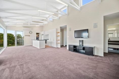 Photo of property in 208 Beach Haven Road, Beach Haven, Auckland, 0626