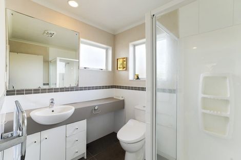 Photo of property in 3 Girvan Terrace, Wattle Downs, Auckland, 2103