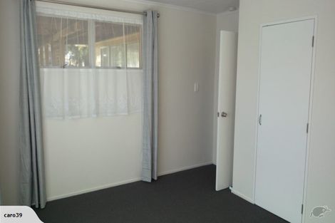 Photo of property in 325 Roscommon Road, Clendon Park, Auckland, 2103