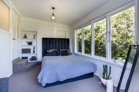 Photo of property in 37 Makiri Street, Helensville, 0800