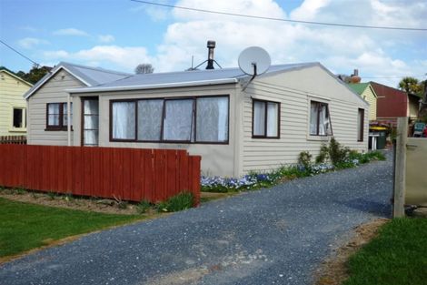 Photo of property in 5 Rimu Street, Kaka Point, Balclutha, 9271