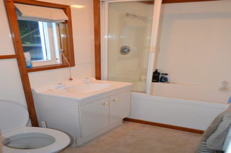 Photo of property in 12 Glasgow Street, Kelburn, Wellington, 6012