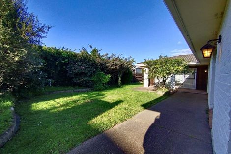 Photo of property in 2/36 Pupuke Road, Takapuna, Auckland, 0622