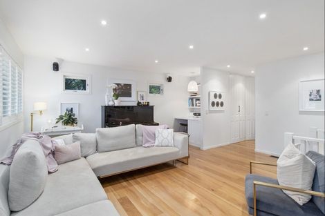 Photo of property in 8 Alfred Street, Northcote Point, Auckland, 0627