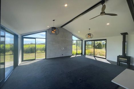 Photo of property in 450 Waitara Road, Huirangi, New Plymouth, 4373