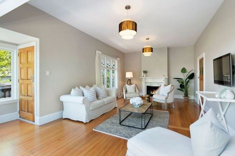 Photo of property in 96 Dyers Pass Road, Cashmere, Christchurch, 8022