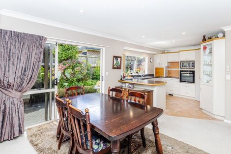 Photo of property in 44 Limousin Place, Grandview Heights, Hamilton, 3200