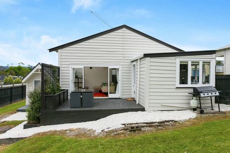 Photo of property in 4 Bowers Road, Glen Eden, Auckland, 0602