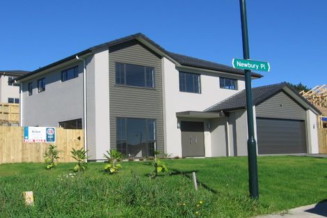 Photo of property in 8 Newbury Place, Schnapper Rock, Auckland, 0632