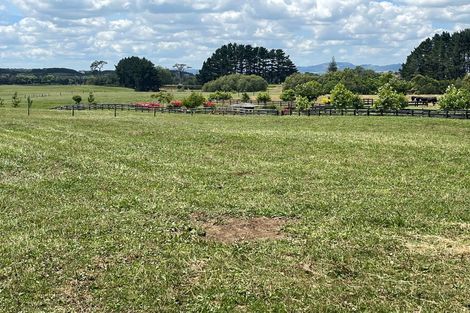 Photo of property in 15 Codlin Road, Waiuku, 2683