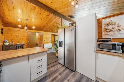 Photo of property in 135 Plateau Road, Te Marua, Upper Hutt, 5018