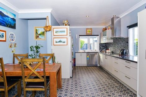 Photo of property in 1012 Heretaunga Street East, Parkvale, Hastings, 4122