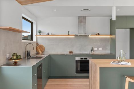 Photo of property in 33 Tomtit Crescent, Lake Hawea, 9382