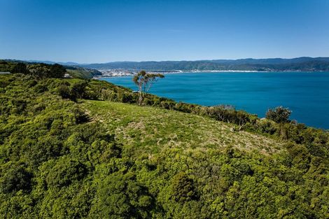 Photo of property in 50 Dungarvan Road, Newlands, Wellington, 6037