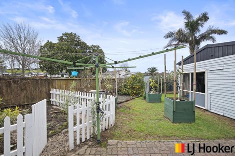 Photo of property in 3 Cargill Street, Papakura, 2110