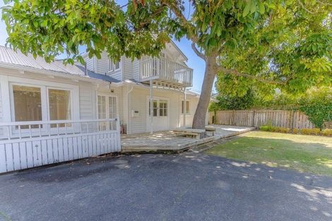 Photo of property in 16 Grey Street, College Estate, Whanganui, 4500