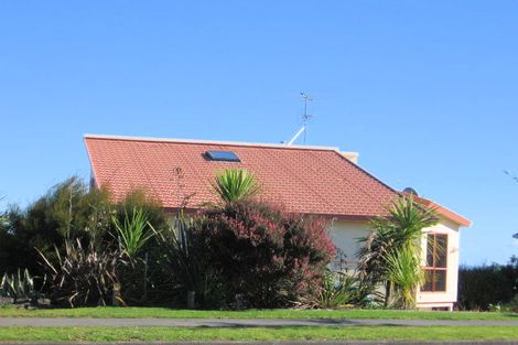 Photo of property in 79 Goodwood Drive, Goodwood Heights, Auckland, 2105