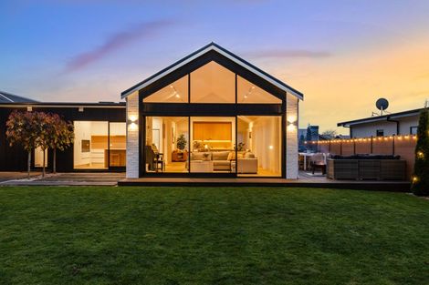 Photo of property in 24 Phoenix Palms Grove, Levin, 5510