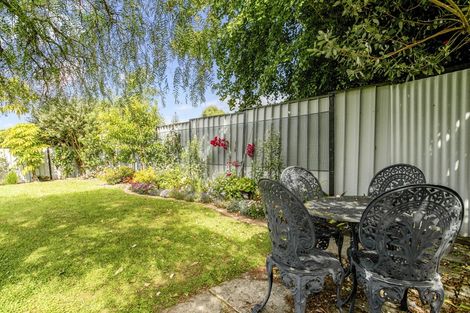 Photo of property in 92 Kiwi Esplanade, Mangere Bridge, Auckland, 2022