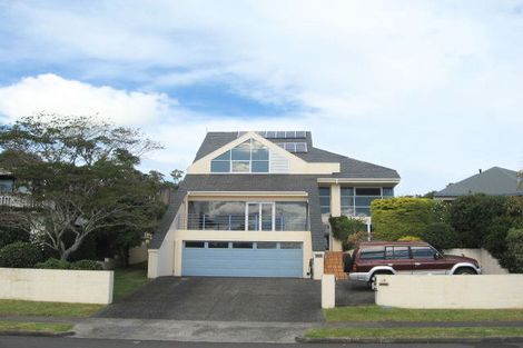 Photo of property in 18 Pitlochry Place, Highland Park, Auckland, 2010