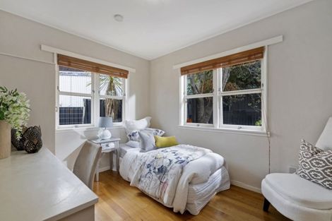 Photo of property in 1/4 Firth Road, Torbay, Auckland, 0630