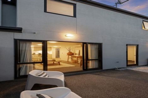 Photo of property in 2/21 Hills Road, Edgeware, Christchurch, 8013