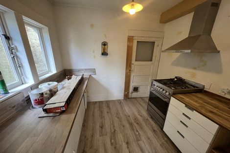 Photo of property in 2 Milne Terrace, Island Bay, Wellington, 6023